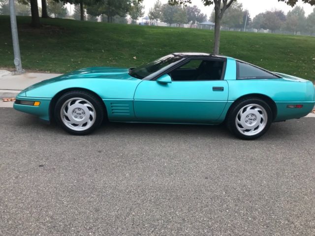 1991 Turquoise metallic Chevrolet Corvette Convertible