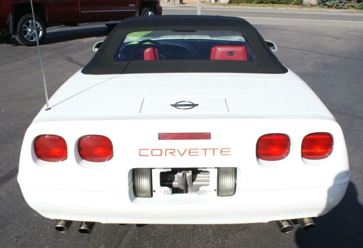 1991 White Chevrolet Corvette --