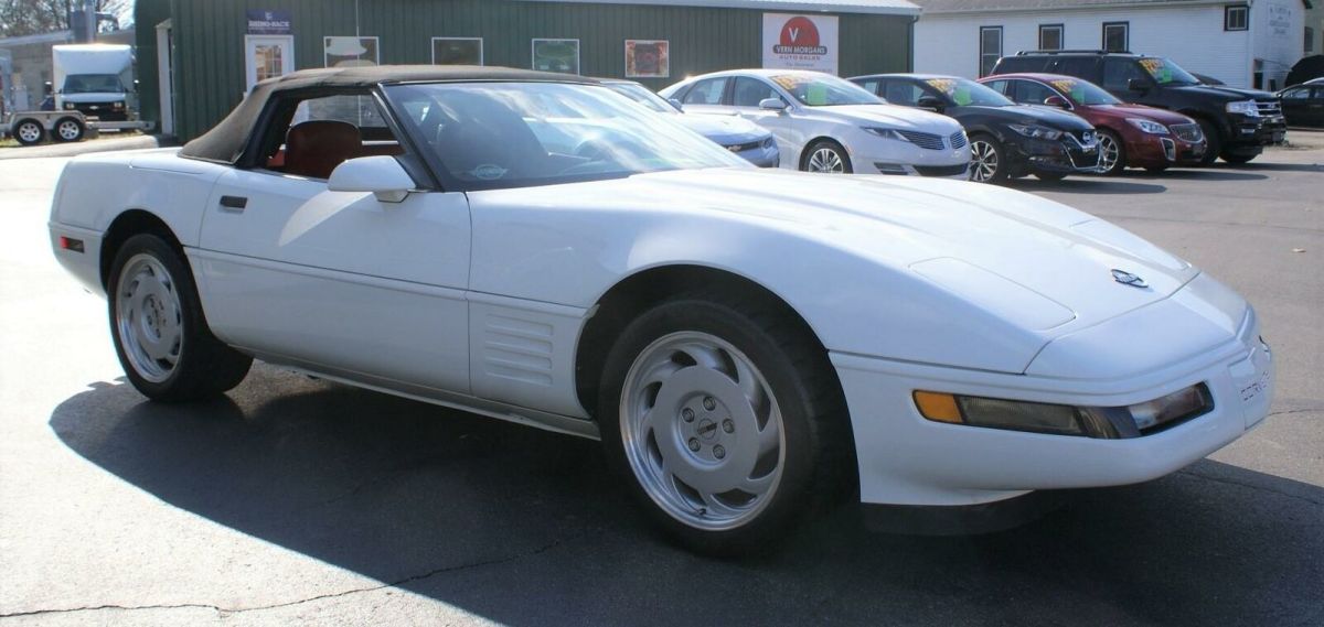 1991 White Chevrolet Corvette --