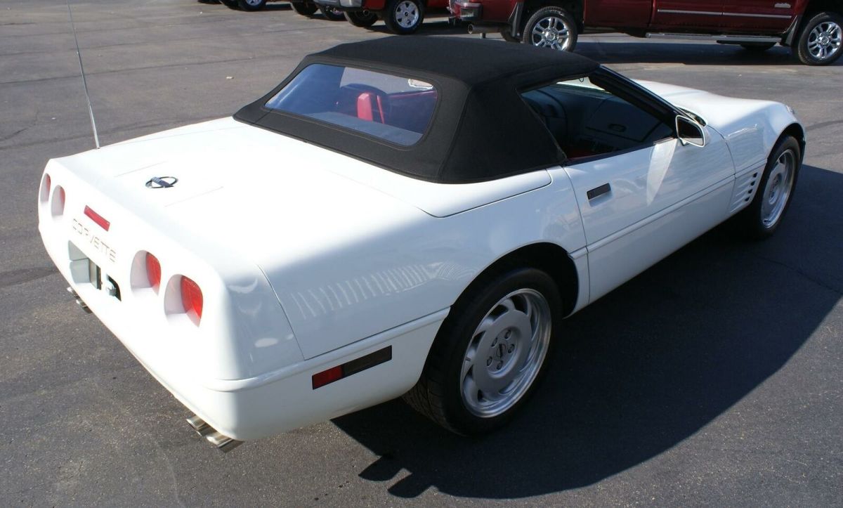 1991 White Chevrolet Corvette --