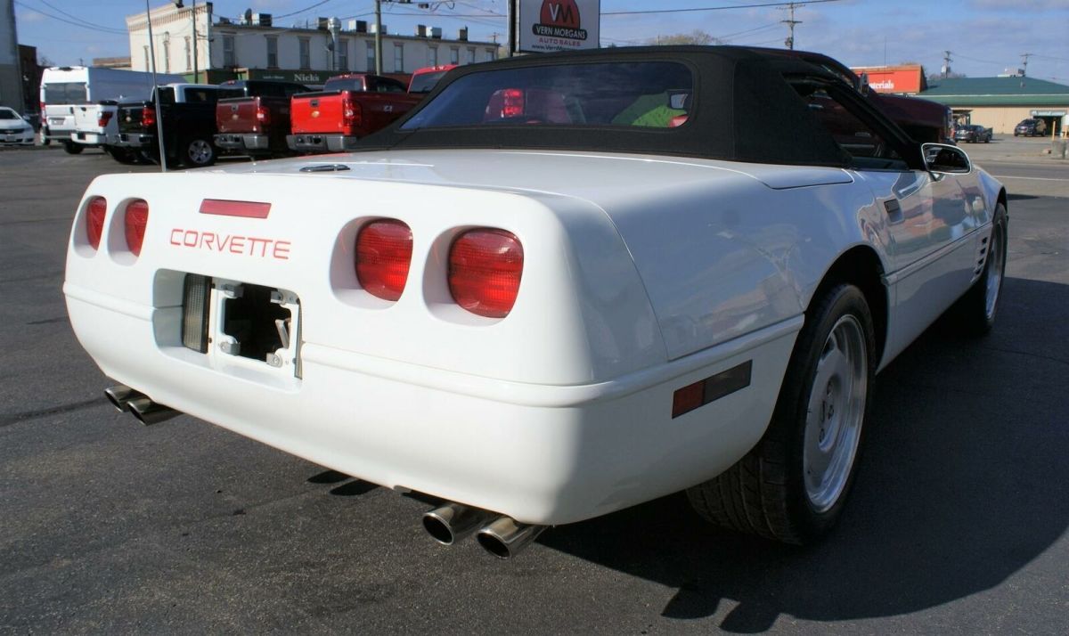 1991 White Chevrolet Corvette --