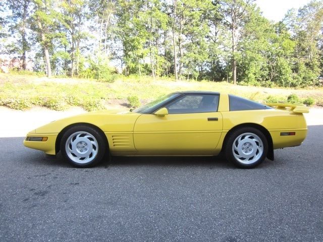 1991 Corvette White Chevrolet Corvette Coupe