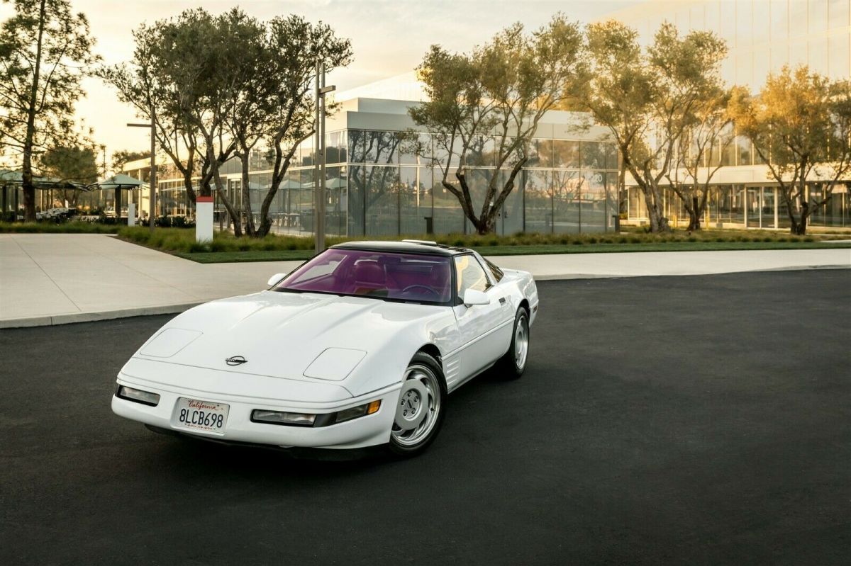 1991 White Chevrolet Corvette Coupe