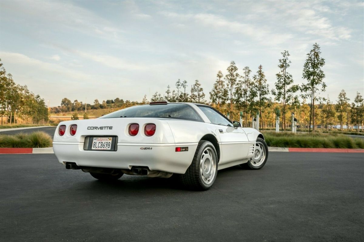 1991 White Chevrolet Corvette Coupe