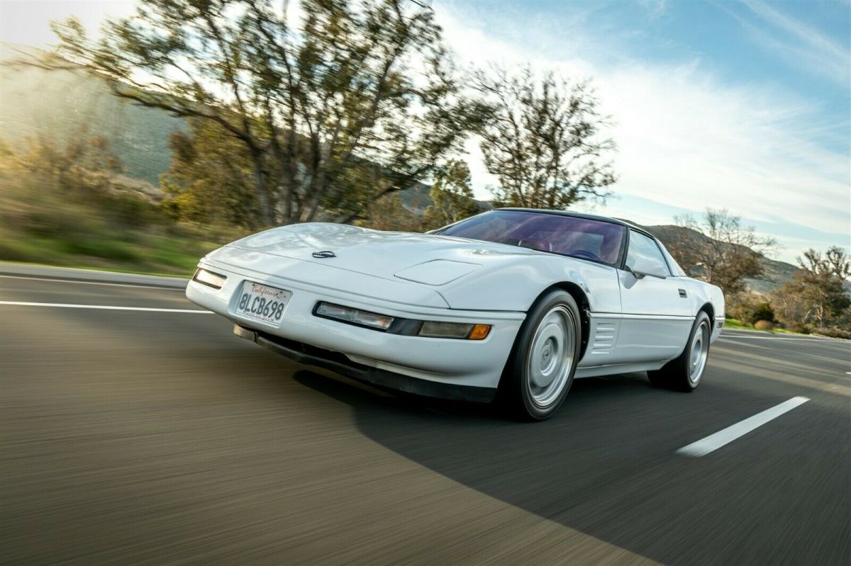 1991 White Chevrolet Corvette Coupe