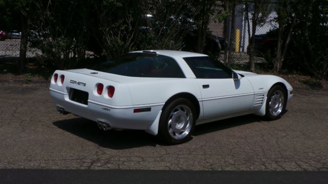 1991 White Chevrolet Corvette