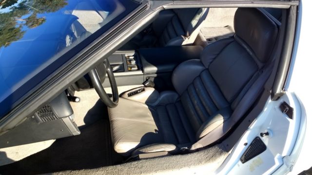 1991 White Chevrolet Corvette Coupe