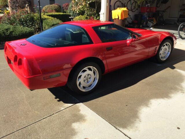 1991 Red Chevrolet Corvette Coupe