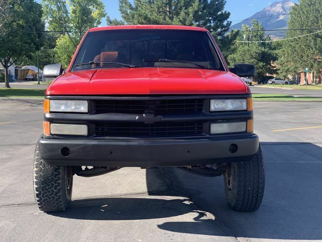 1991 Black Chevrolet GMT 400 --