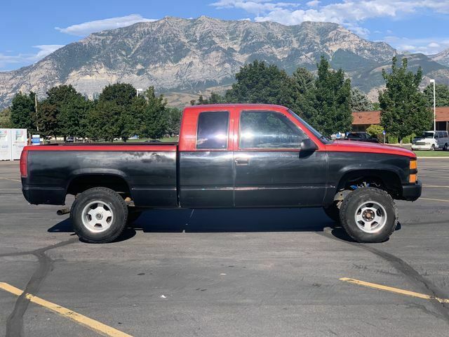 1991 Black Chevrolet GMT 400 --