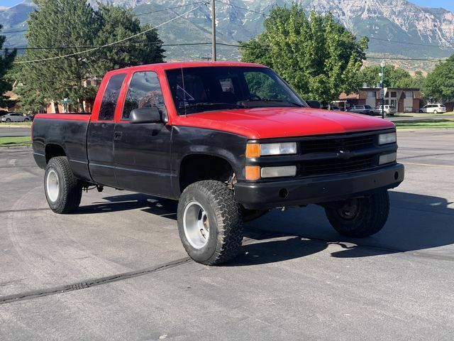 1991 Black Chevrolet GMT 400 --