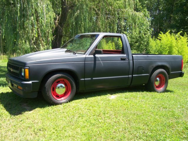 1991 Black Chevrolet S-10 Standard Cab Pickup