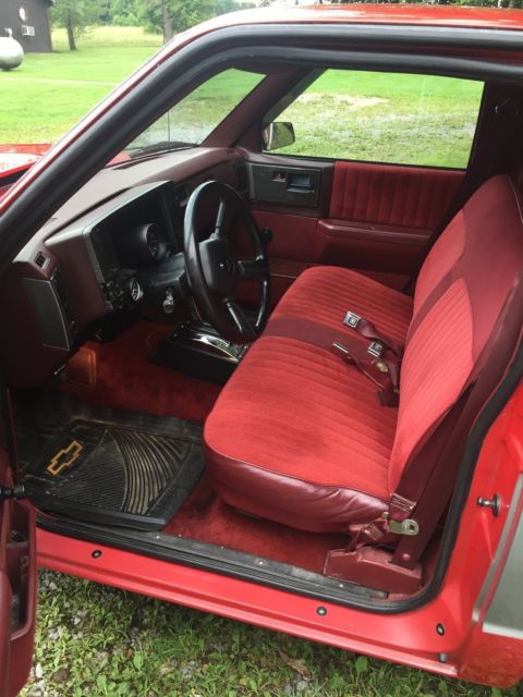 1991 Black Chevrolet S-10 Pick-up