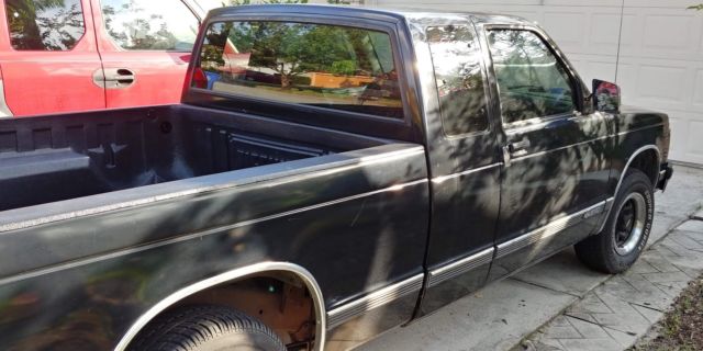 1991 Black Chevrolet S-10 Extended Cab Pickup