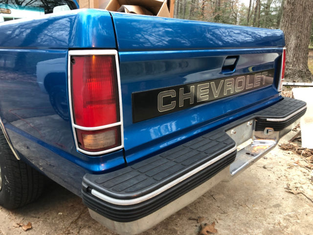 1991 Blue Chevrolet S-10 Truck