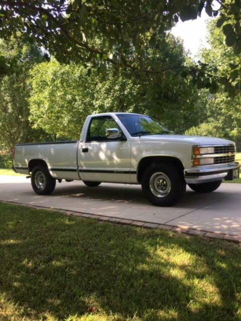 1991 White Chevrolet C/K Pickup 1500 Standard Cab Pickup