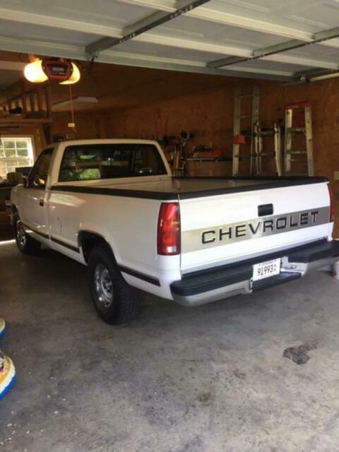1991 White Chevrolet C/K Pickup 1500 Standard Cab Pickup