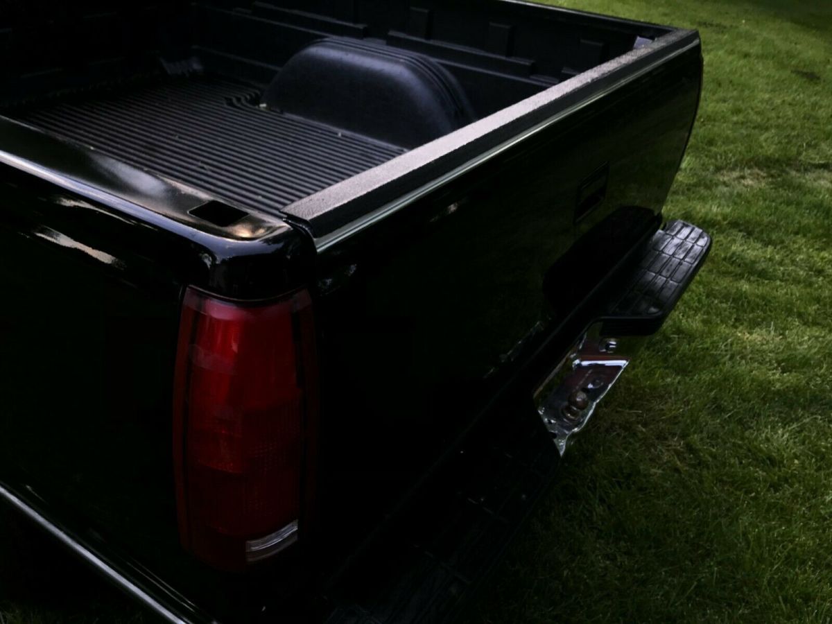 1991 Chevrolet C/K Pickup 1500 Standard Cab Pickup