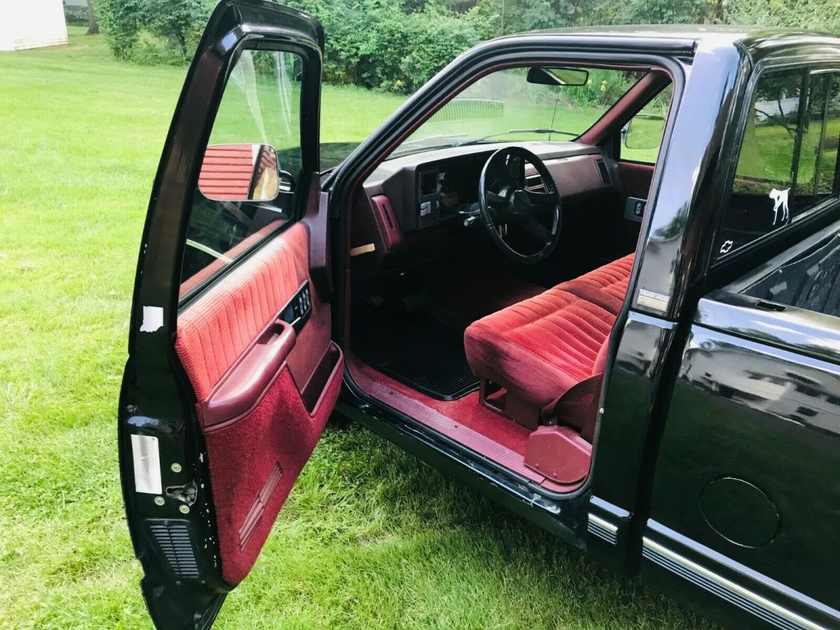 1991 Chevrolet C/K Pickup 1500 Standard Cab Pickup