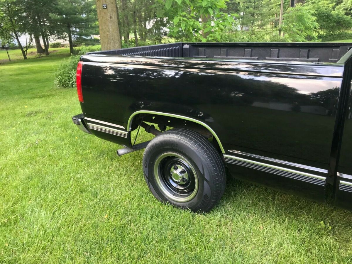 1991 Chevrolet C/K Pickup 1500 Standard Cab Pickup