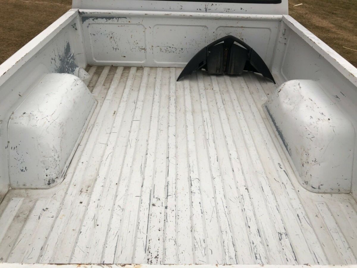 1991 White Chevrolet S-10 Square Body