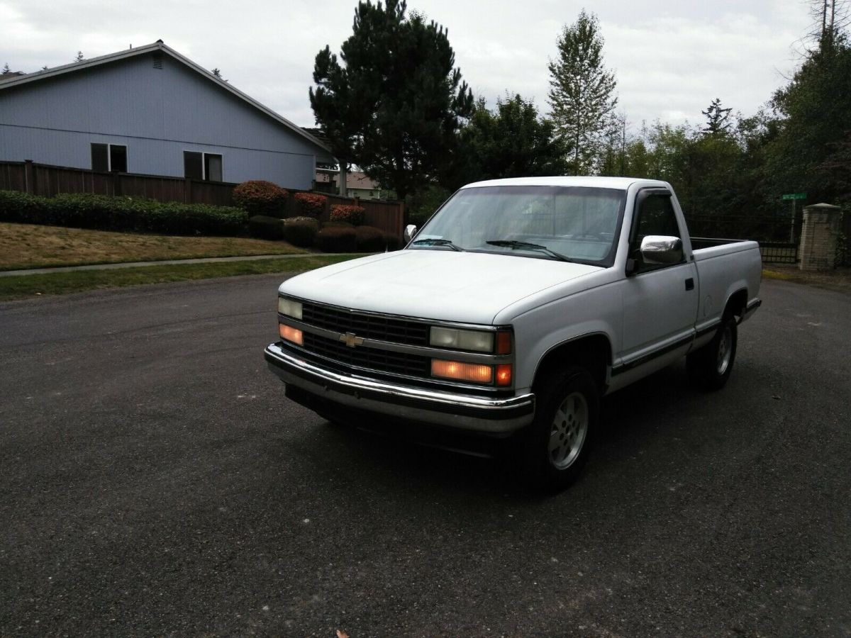 1991 White Chevrolet C/K Pickup 1500 Standard Cab Pickup