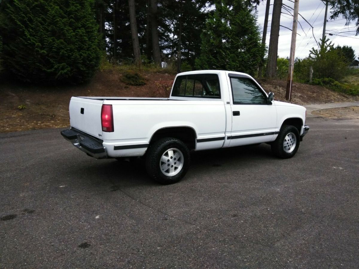 1991 White Chevrolet C/K Pickup 1500 Standard Cab Pickup