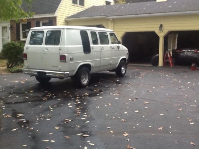 1991 Pearl white Chevrolet G20 Van Van