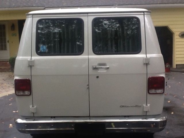 1991 Pearl white Chevrolet G20 Van Van