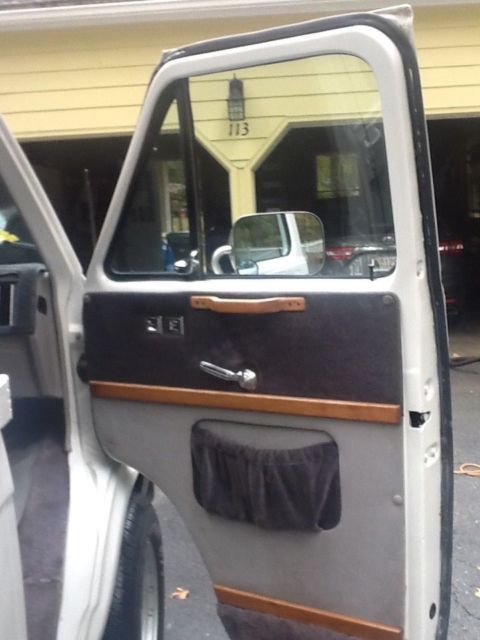 1991 Pearl white Chevrolet G20 Van Van