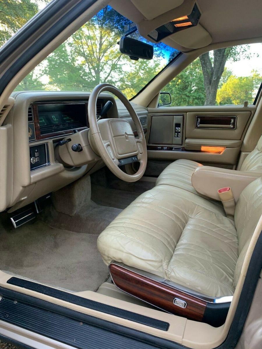 1991 Tan Chrysler Imperial Sedan