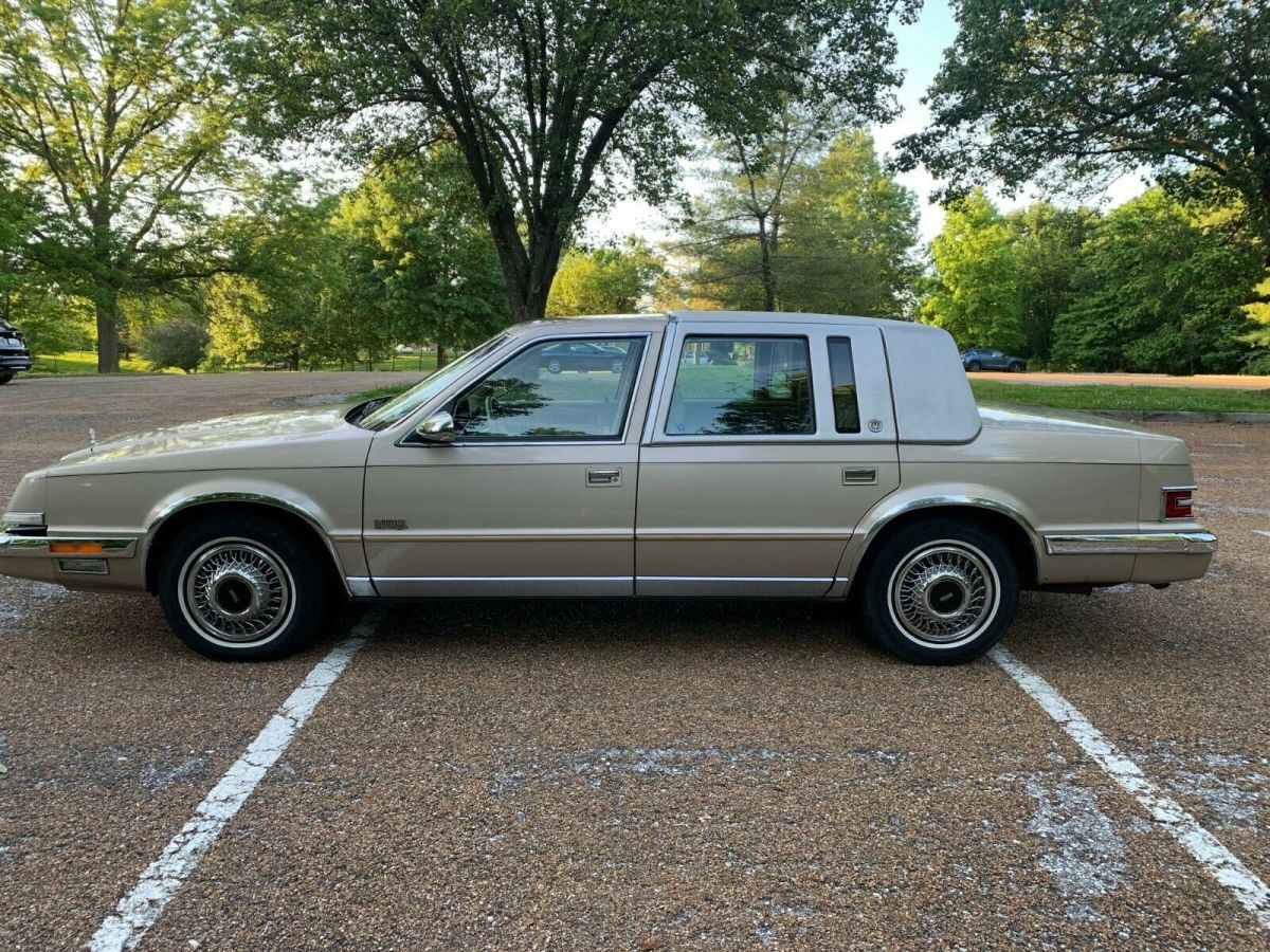 1991 Tan Chrysler Imperial Sedan
