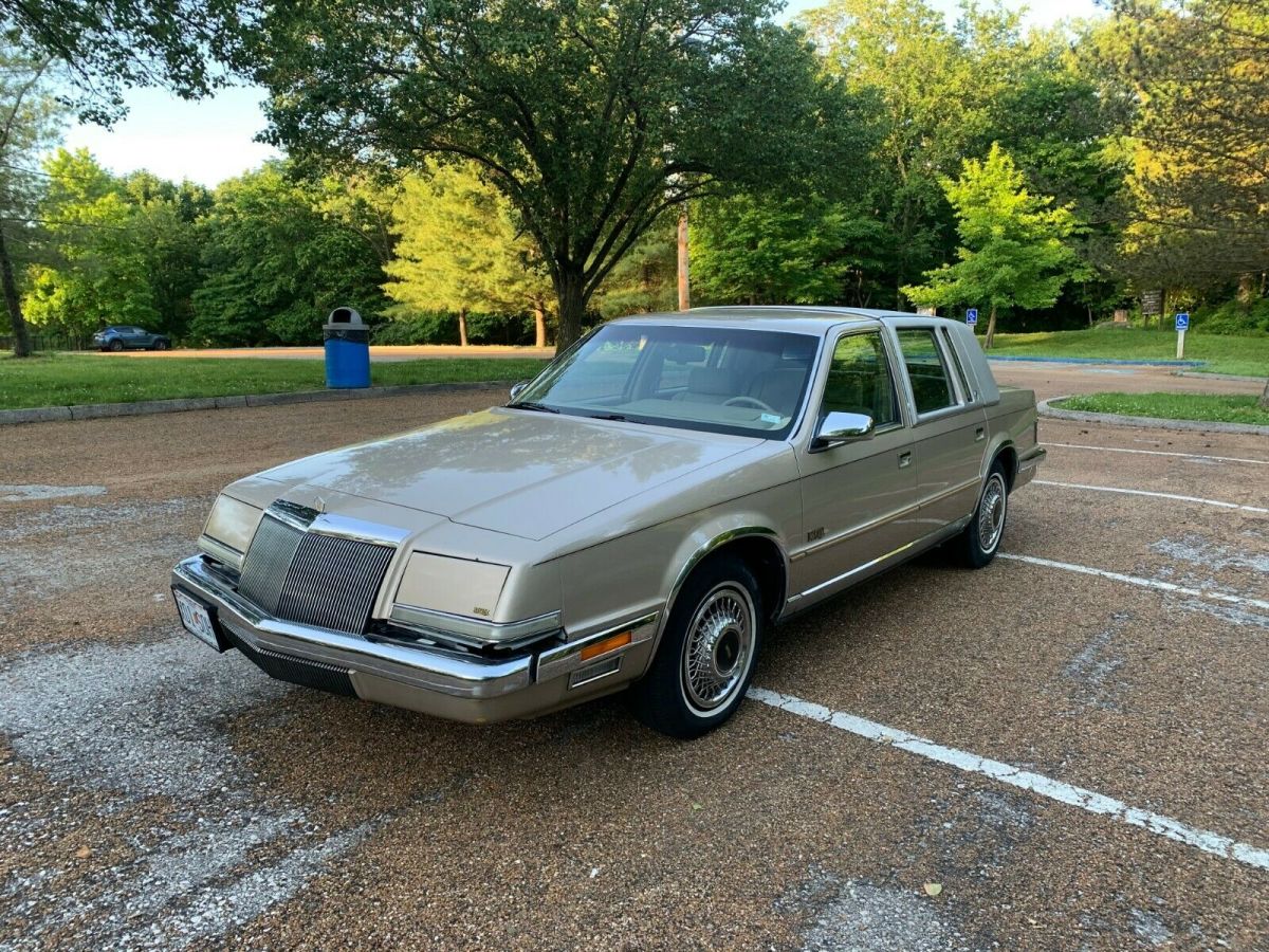 1991 Tan Chrysler Imperial Sedan