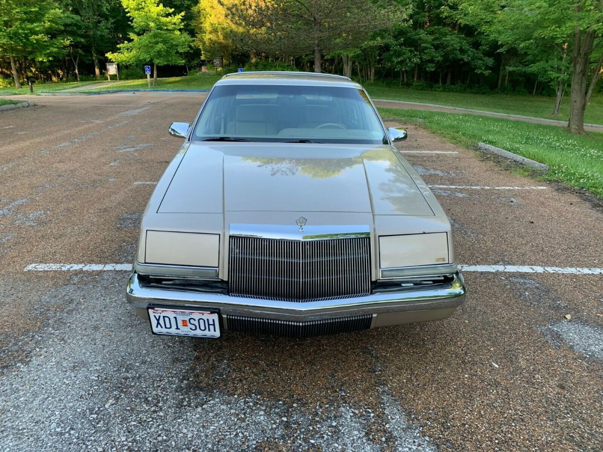 1991 Tan Chrysler Imperial Sedan