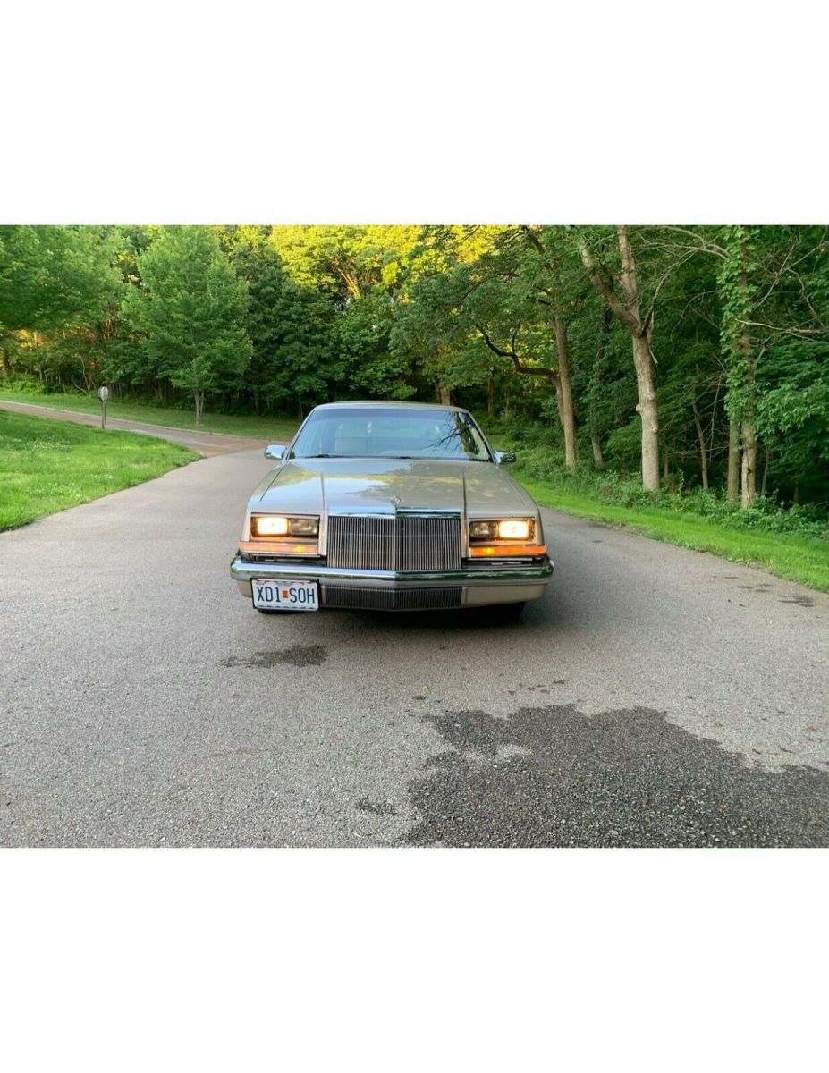 1991 Tan Chrysler Imperial Sedan