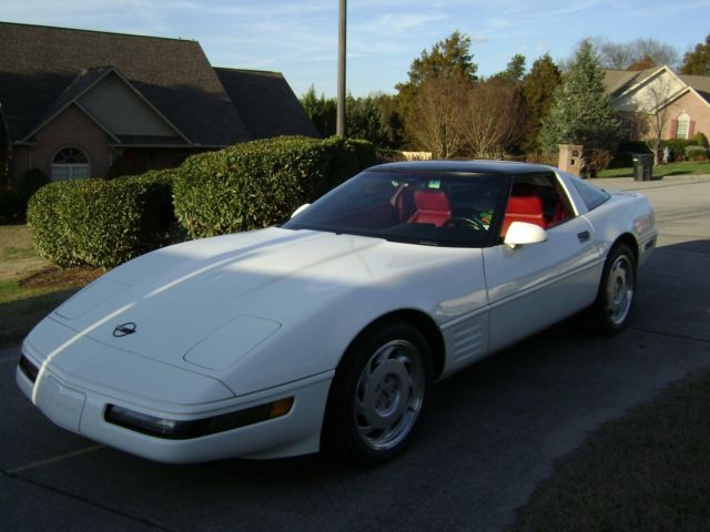 1991 White Chevrolet Corvette Coupe