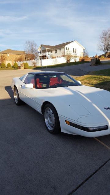 1991 White Chevrolet Corvette Coupe