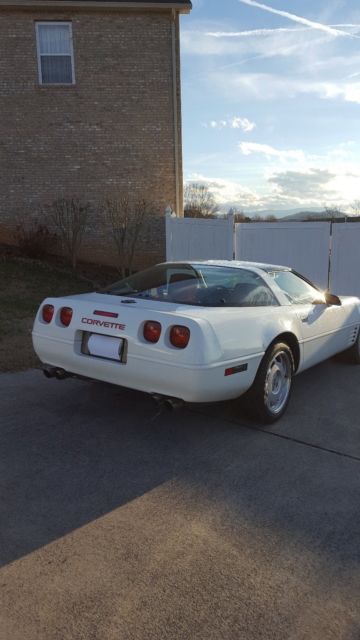 1991 White Chevrolet Corvette Coupe