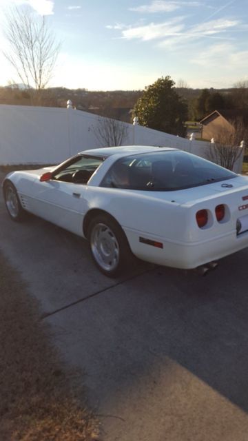 1991 White Chevrolet Corvette Coupe