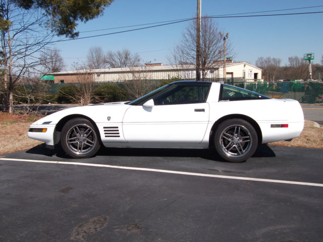 1991 White Chevrolet Corvette Coupe