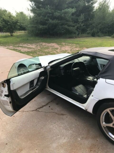 1991 White Chevrolet Corvette Convertible