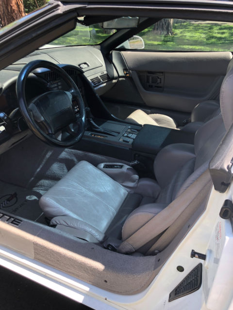 1991 White Chevrolet Corvette Coupe