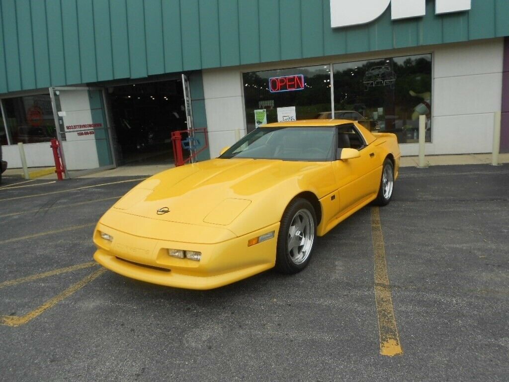 1991 Yellow Chevrolet Corvette --