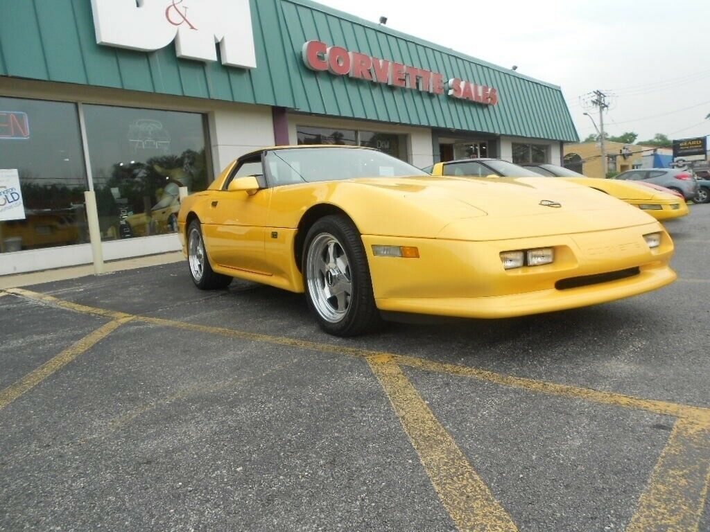 1991 Yellow Chevrolet Corvette --