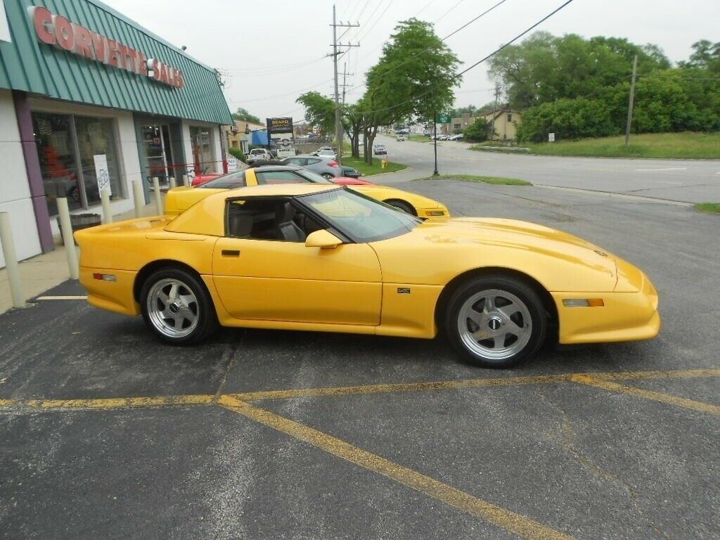 1991 Yellow Chevrolet Corvette --