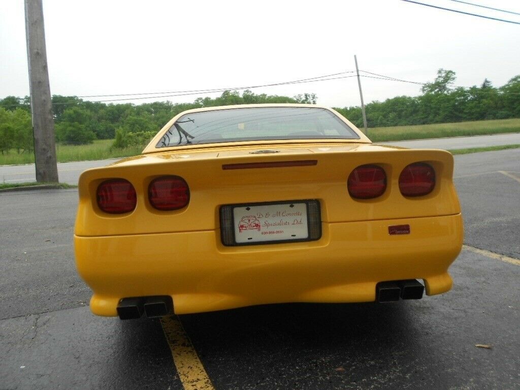 1991 Yellow Chevrolet Corvette --