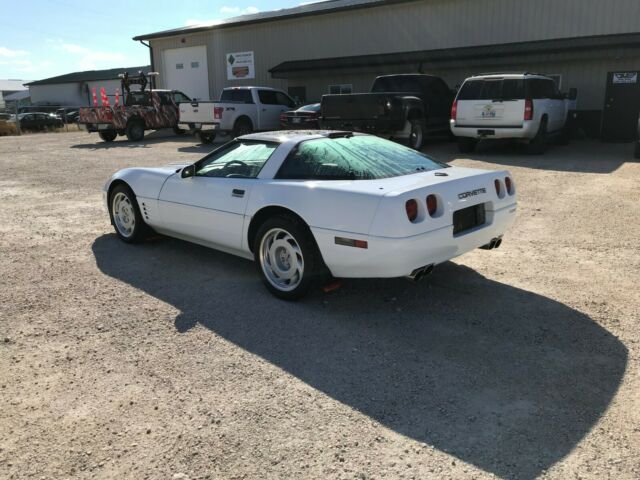 1991 White Chevrolet Corvette Coupe