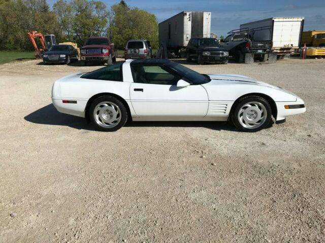 1991 White Chevrolet Corvette Coupe
