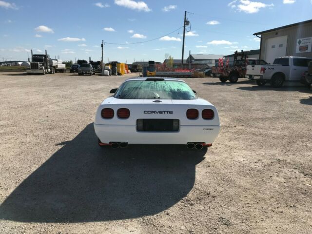 1991 White Chevrolet Corvette Coupe