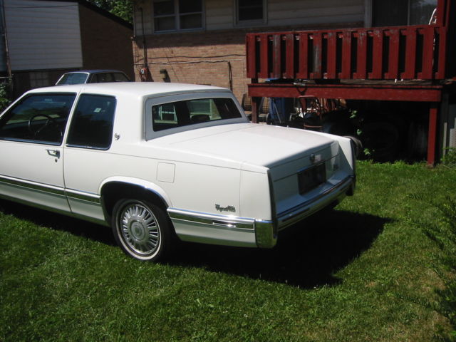 1991 White Cadillac DeVille Coupe